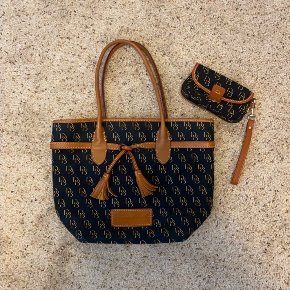 Dooney and Bourke purse